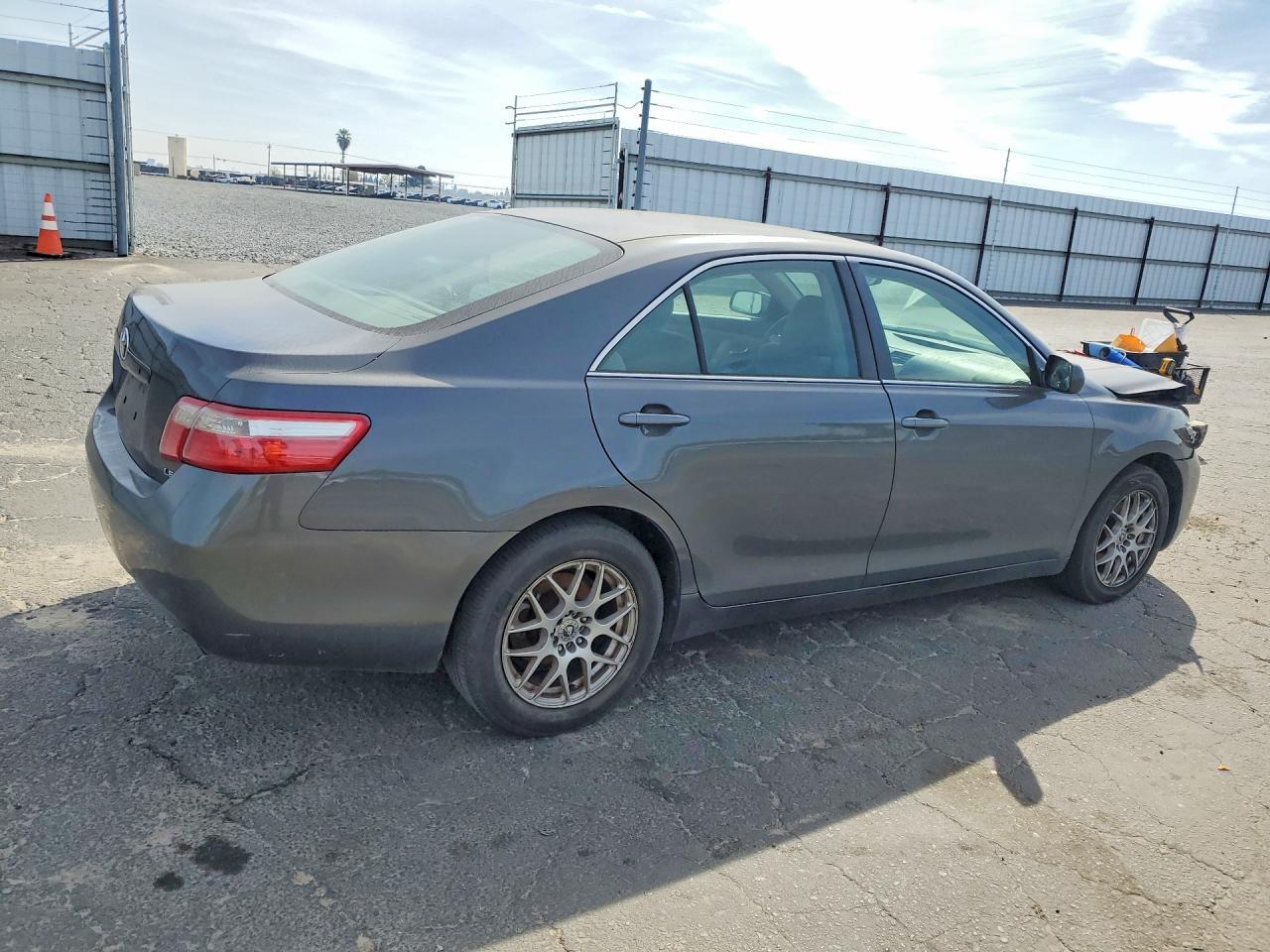 2007 Toyota Camry Le - Фото 3