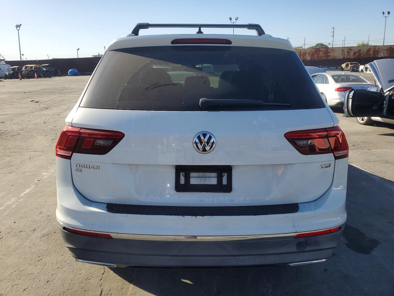 2018 Volkswagen Tiguan Se/ - Image 6