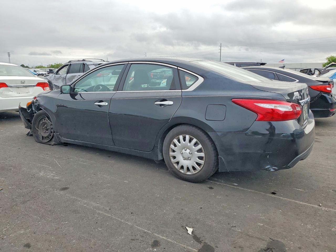 2017 Nissan Altima 2.5 S - Фото 2