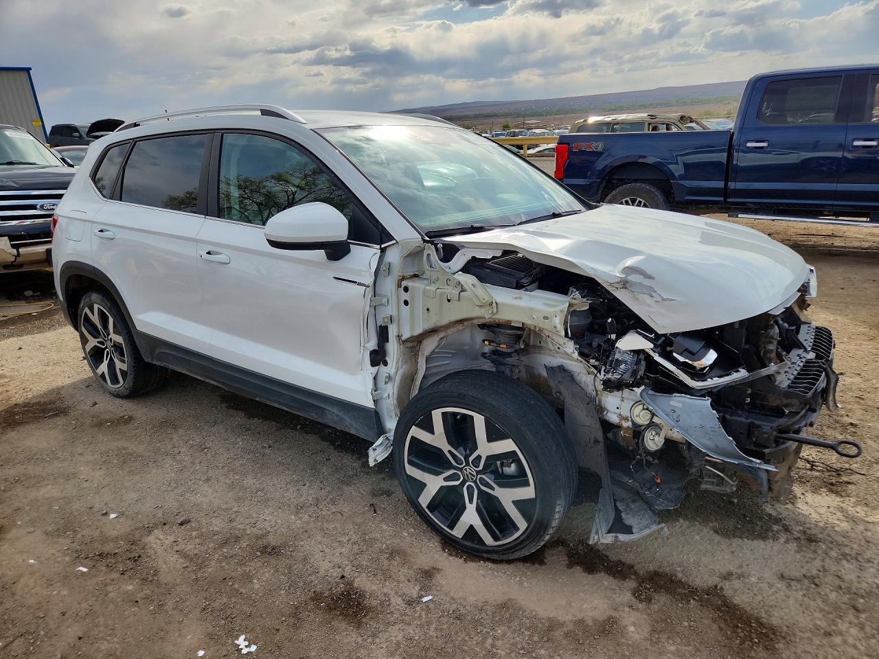 2022 Volkswagen Taos Sel - Image 4