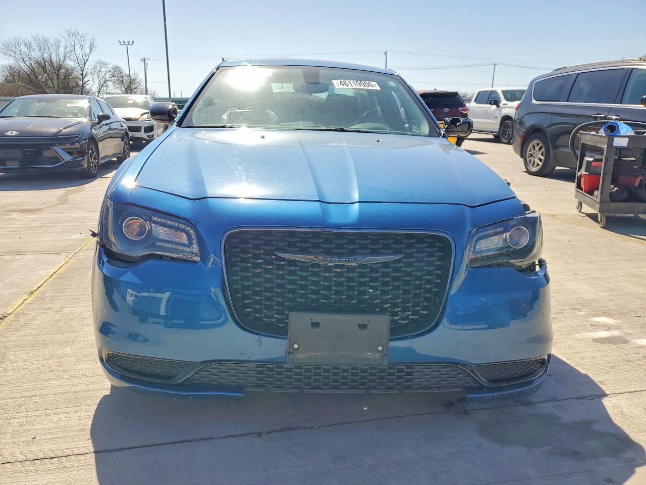 2023 Chrysler 300 - Фото 5