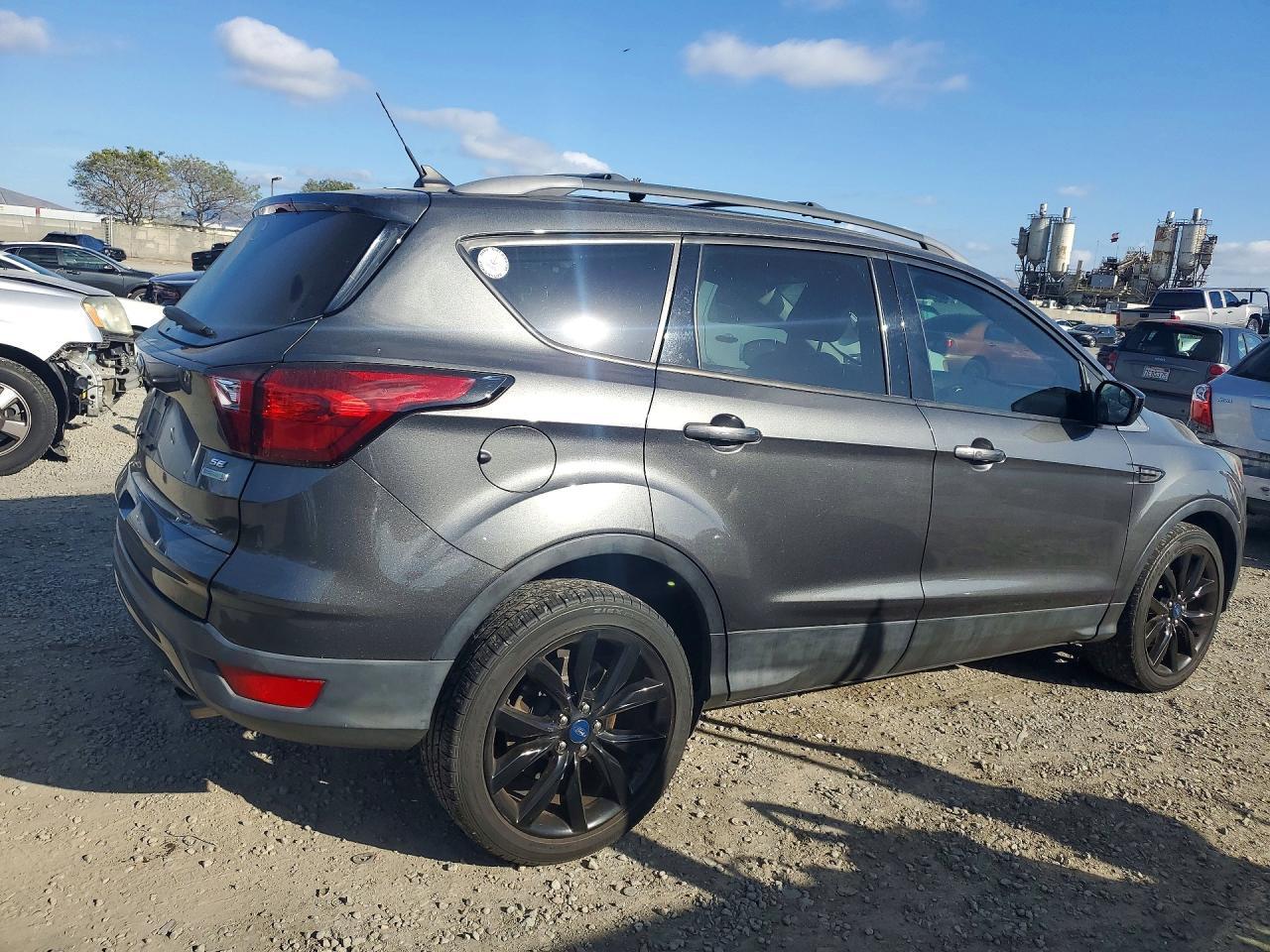 2019 Ford Escape Se - Фото 3