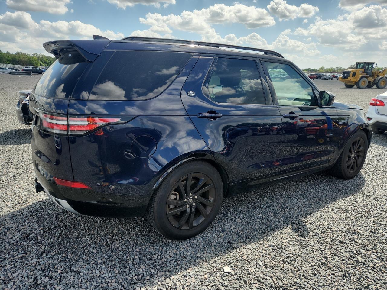2020 Land Rover Discovery Landmark - Image 3