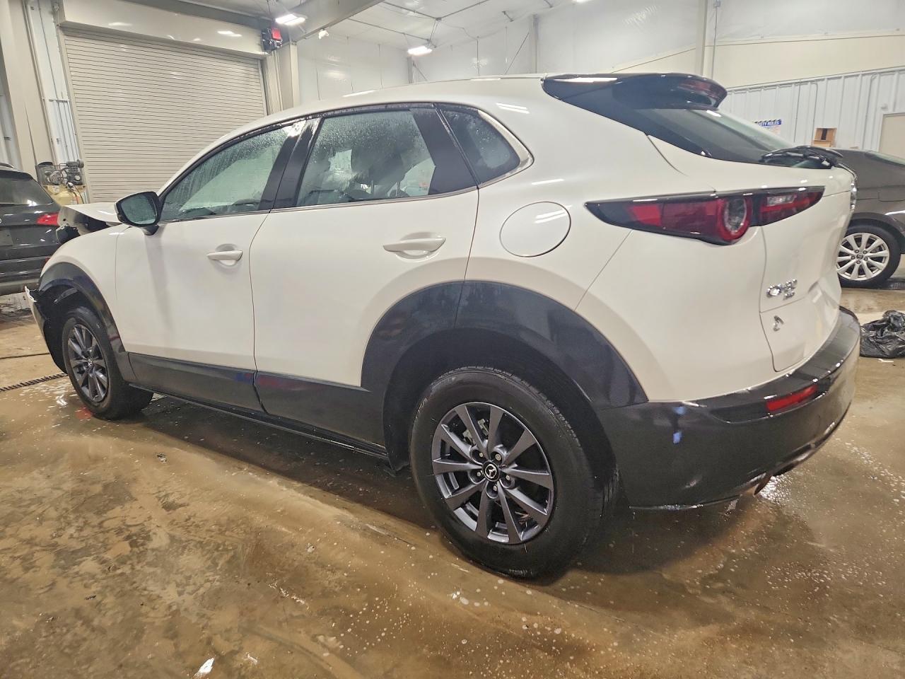 2025 Mazda Cx-30 - Фото 2