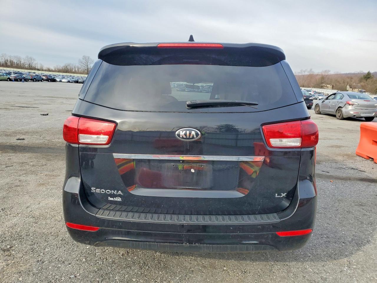 2015 Kia Sedona Lx - Фото 6