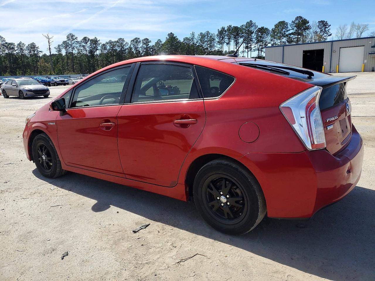 2013 Toyota Prius Three - Фото 2