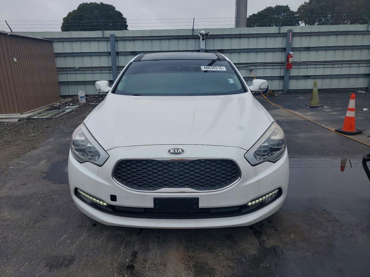 2015 Kia K900 Luxury - Image 5