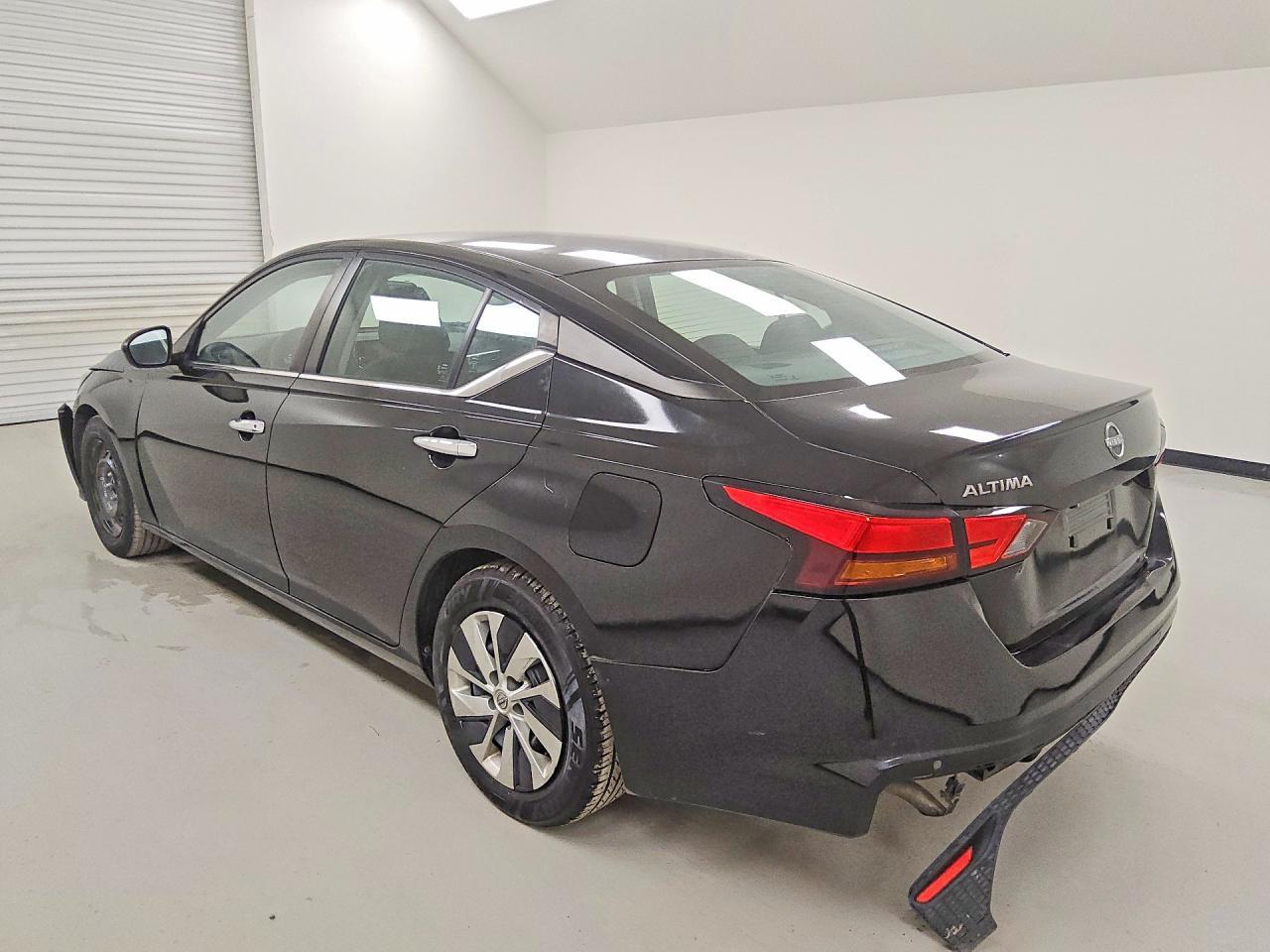 2023 Nissan Altima 2.5 S - Фото 2