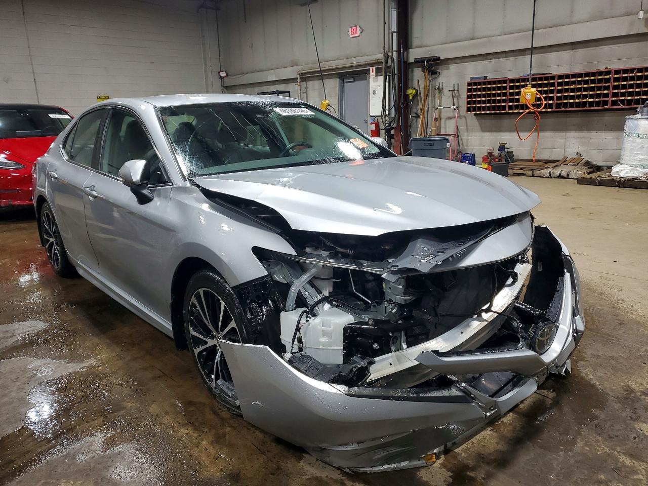 2020 Toyota Camry Se - Фото 4