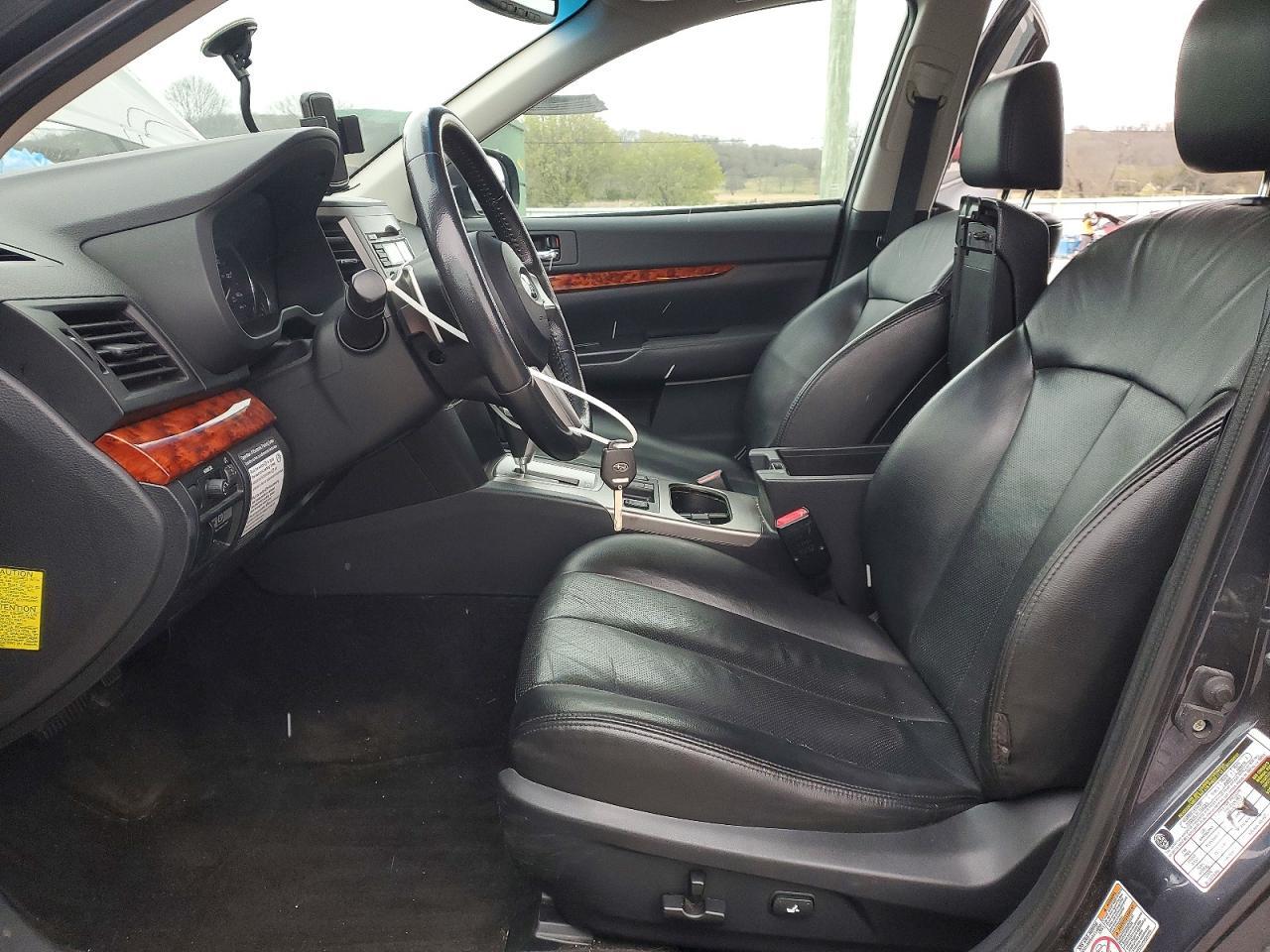 2011 Subaru Outback 2.5I Limited - Image 7