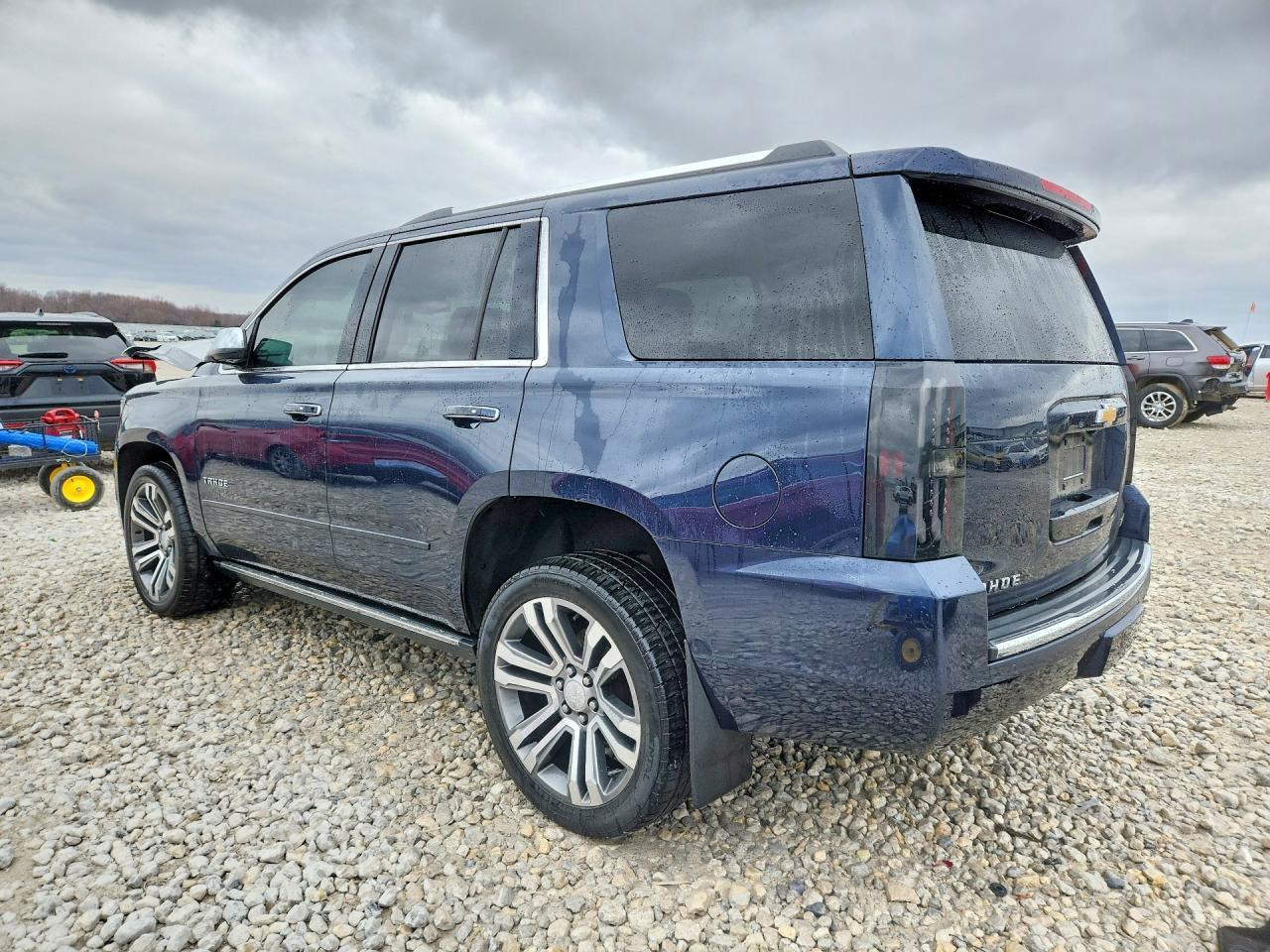 2017 Chevrolet Tahoe C1500 Premier - Фото 2