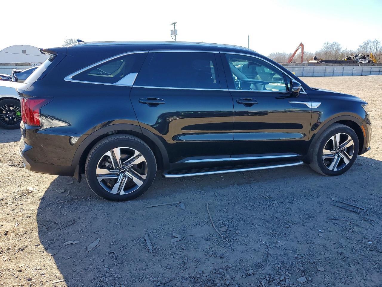 2023 Kia Sorento - Image 3