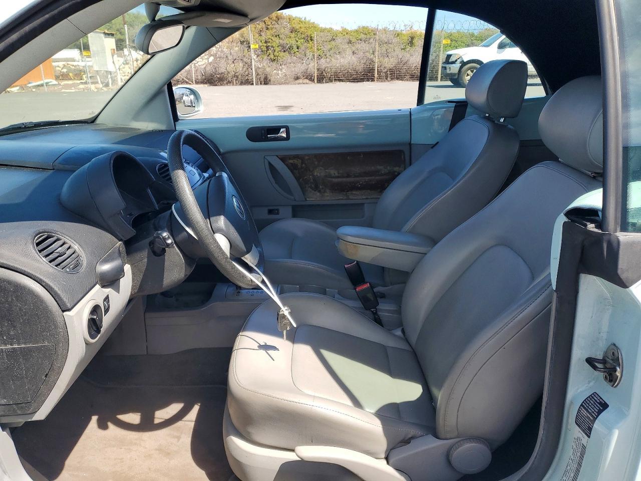 2006 Volkswagen New Beetle Convertible - Image 7