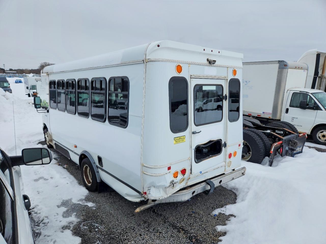 2016 Ford E450 Shuttle Bus - Image 3