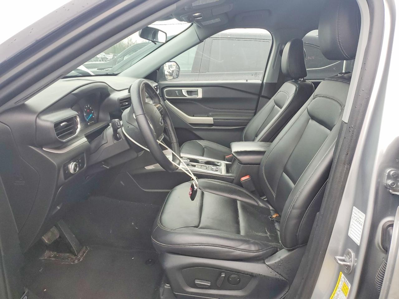 2023 Ford Explorer Xlt - Image 7