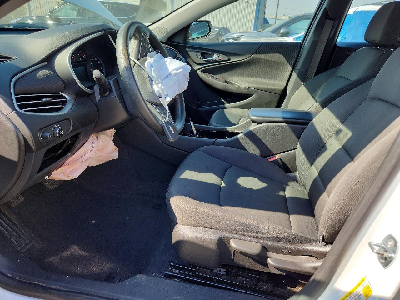 2017 Chevrolet Malibu Ls - Фото 7