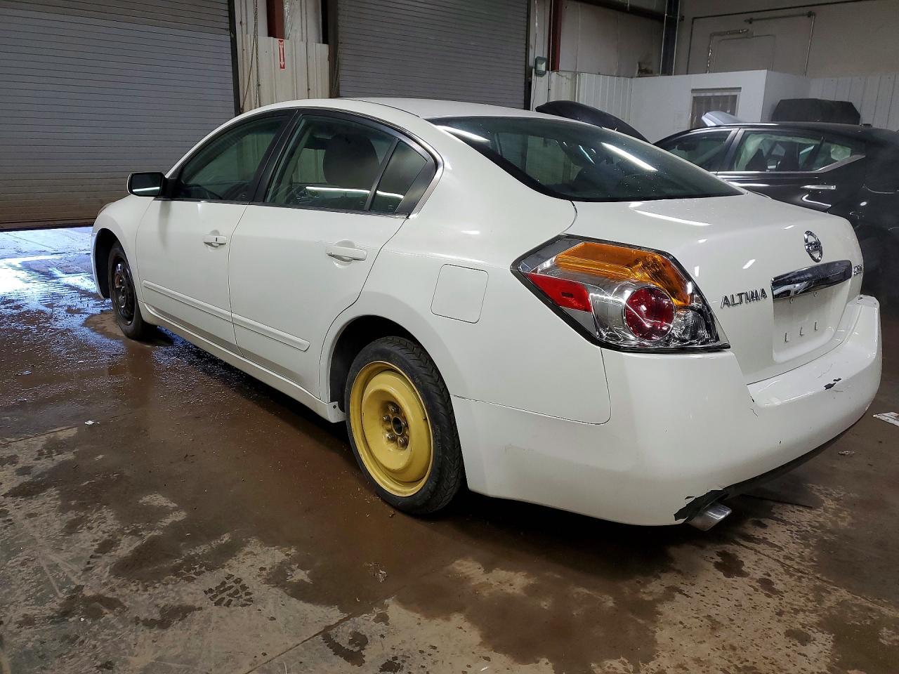 2011 Nissan Altima 2.5 - Фото 2