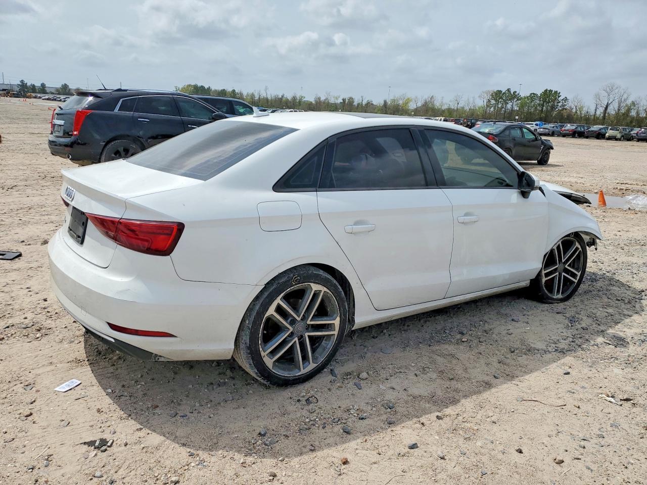 2017 Audi A3 Premium - Фото 3
