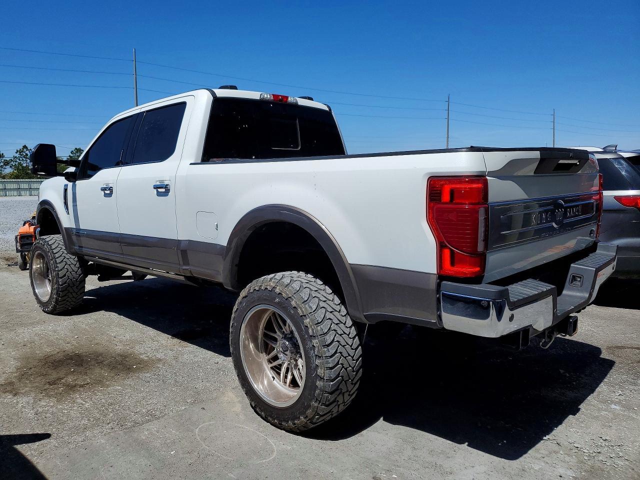 2022 Ford F350 Super Duty - Фото 2