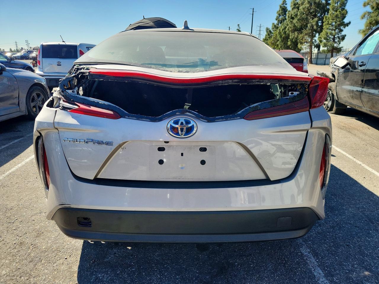 2021 Toyota Prius Prime Le - Фото 6