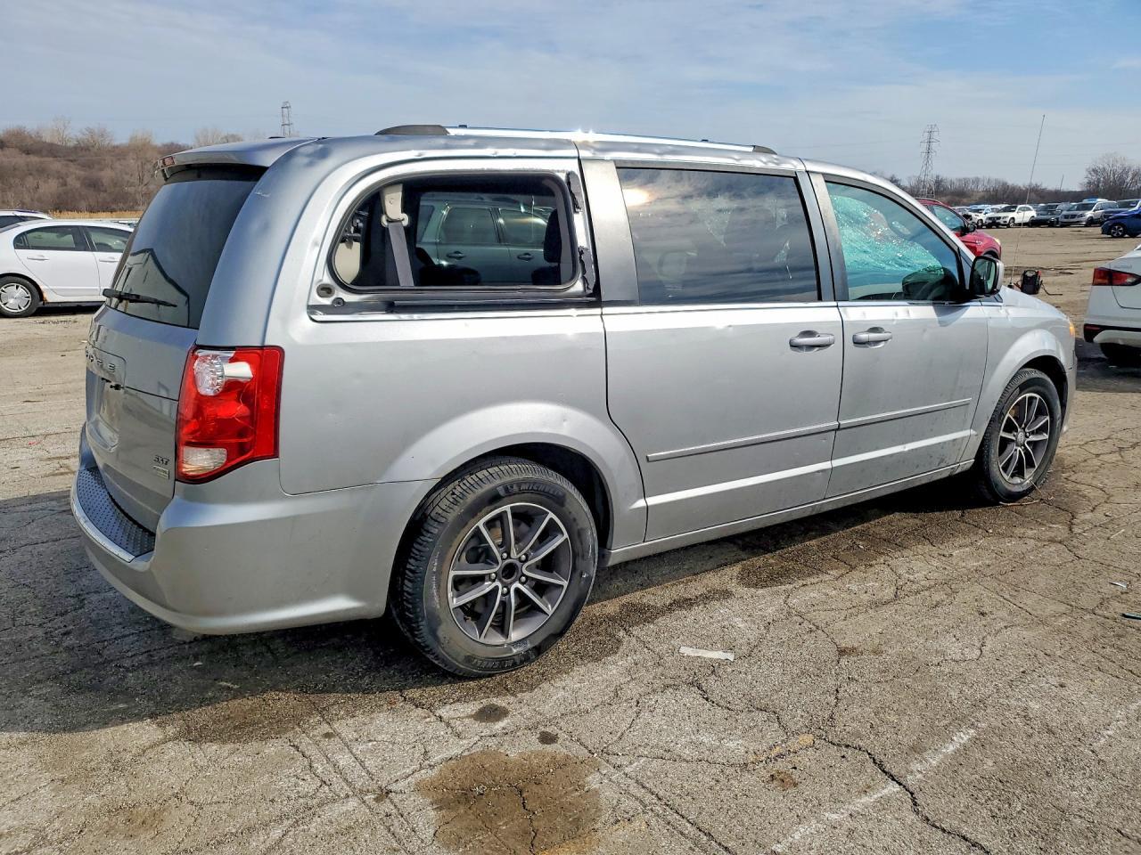 2017 Dodge Grand Caravan Sxt - Image 3