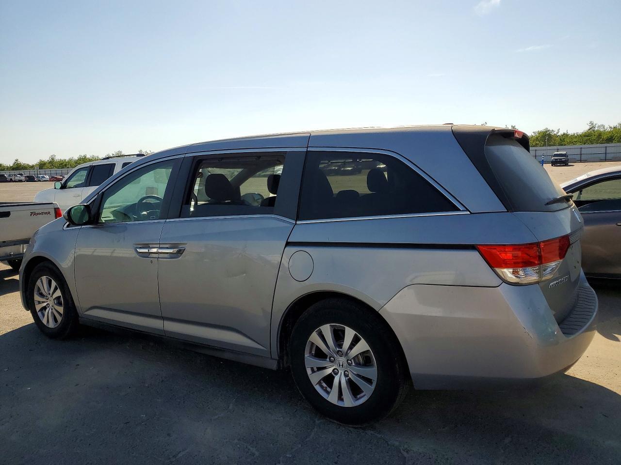 2016 Honda Odyssey Se - Фото 2