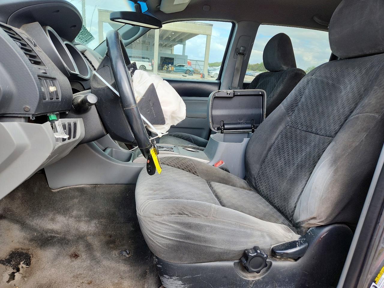 2011 Toyota Tacoma Prerunner V6 - Image 7