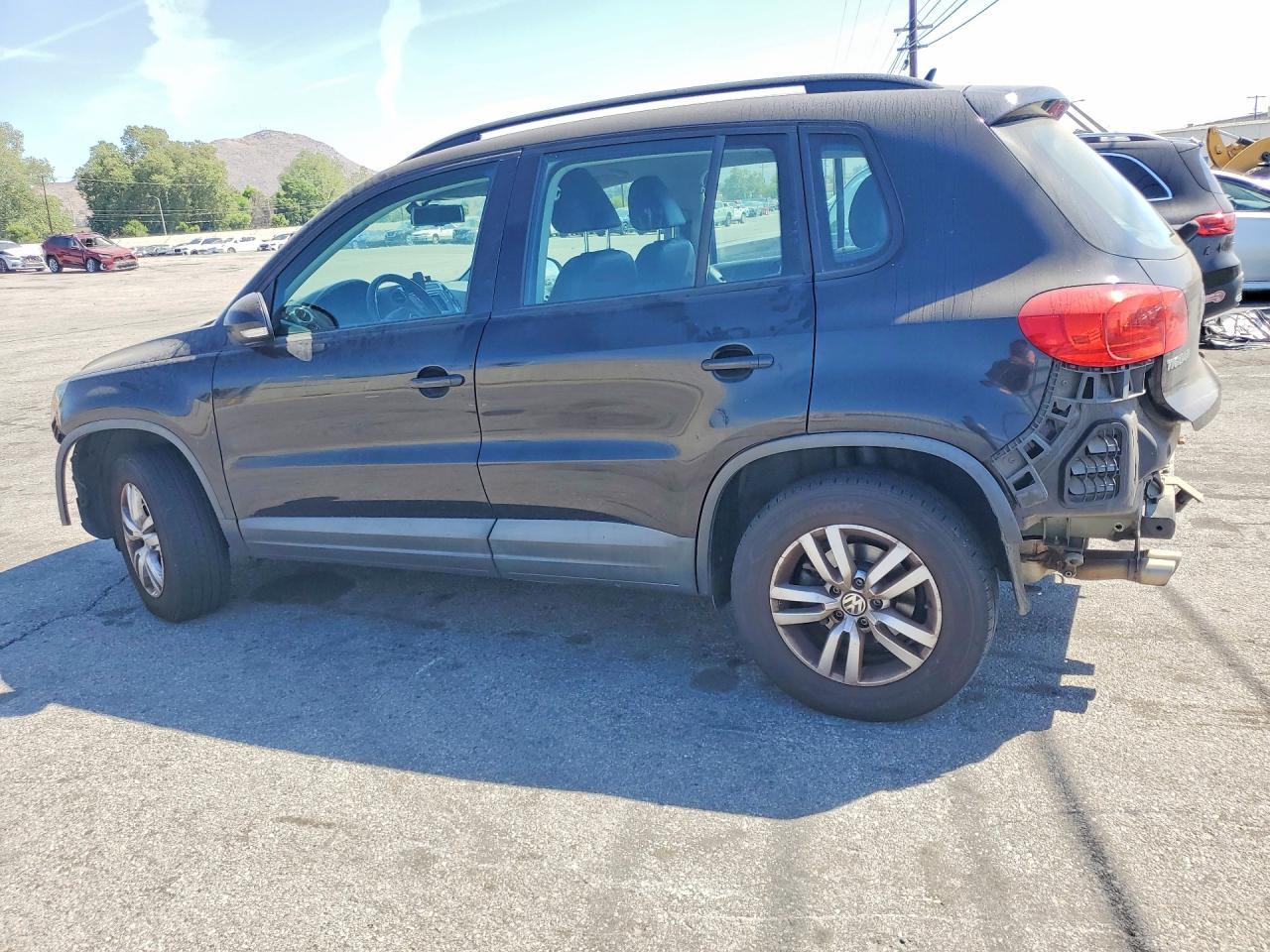 2016 Volkswagen Tiguan S/Se/Sel/R-Line - Image 2
