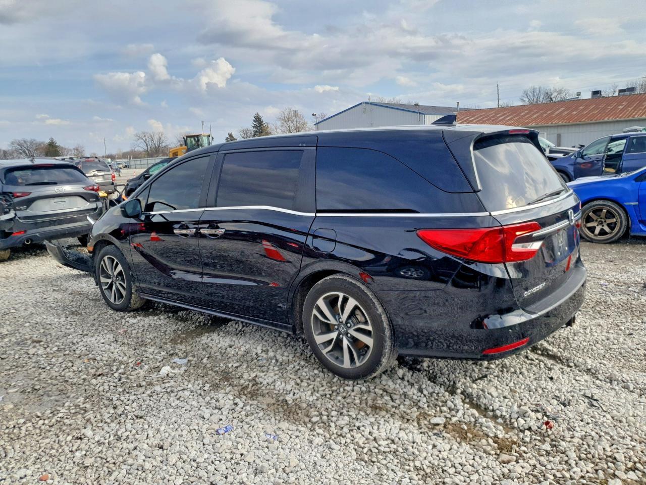 2022 Honda Odyssey Touring - Фото 2