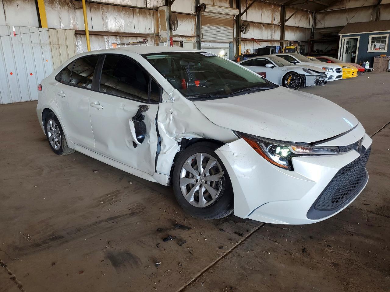 2020 Toyota Corolla Le - Image 4