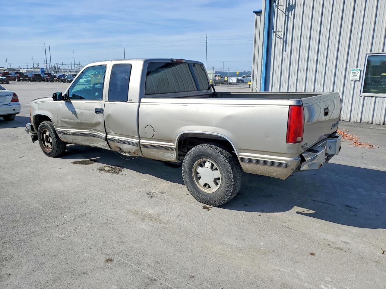 1998 Chevrolet Gmt-400 C1500 - Фото 2