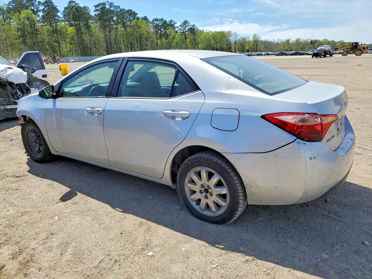 2018 Toyota Corolla Le - Image 2