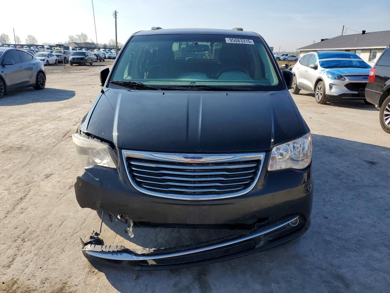 2012 Chrysler Town & Country Touring - Фото 5