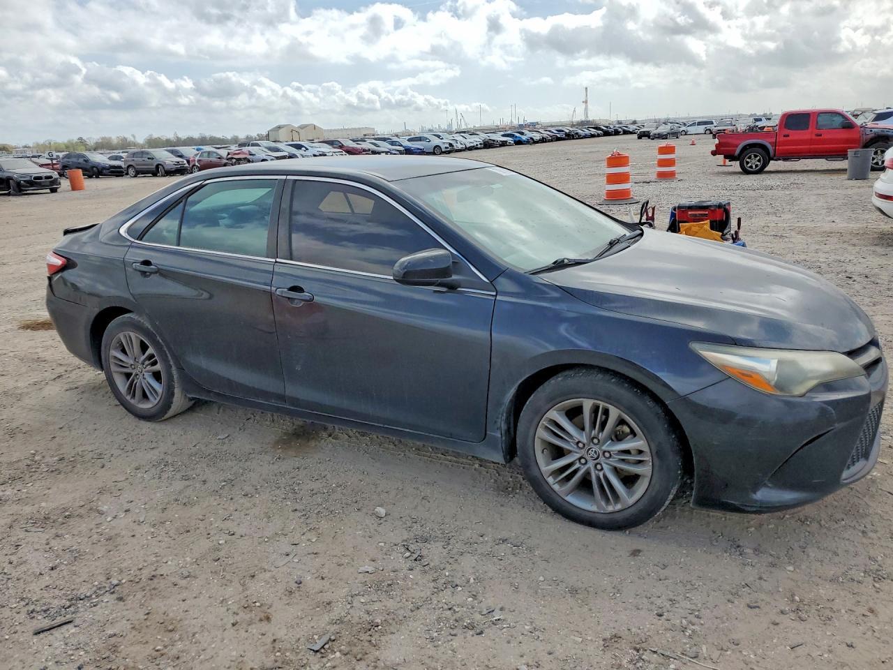 2016 Toyota Camry Se - Фото 4