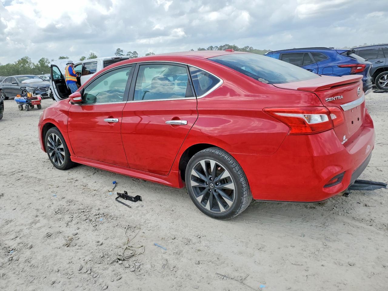 2019 Nissan Sentra Sr - Фото 2