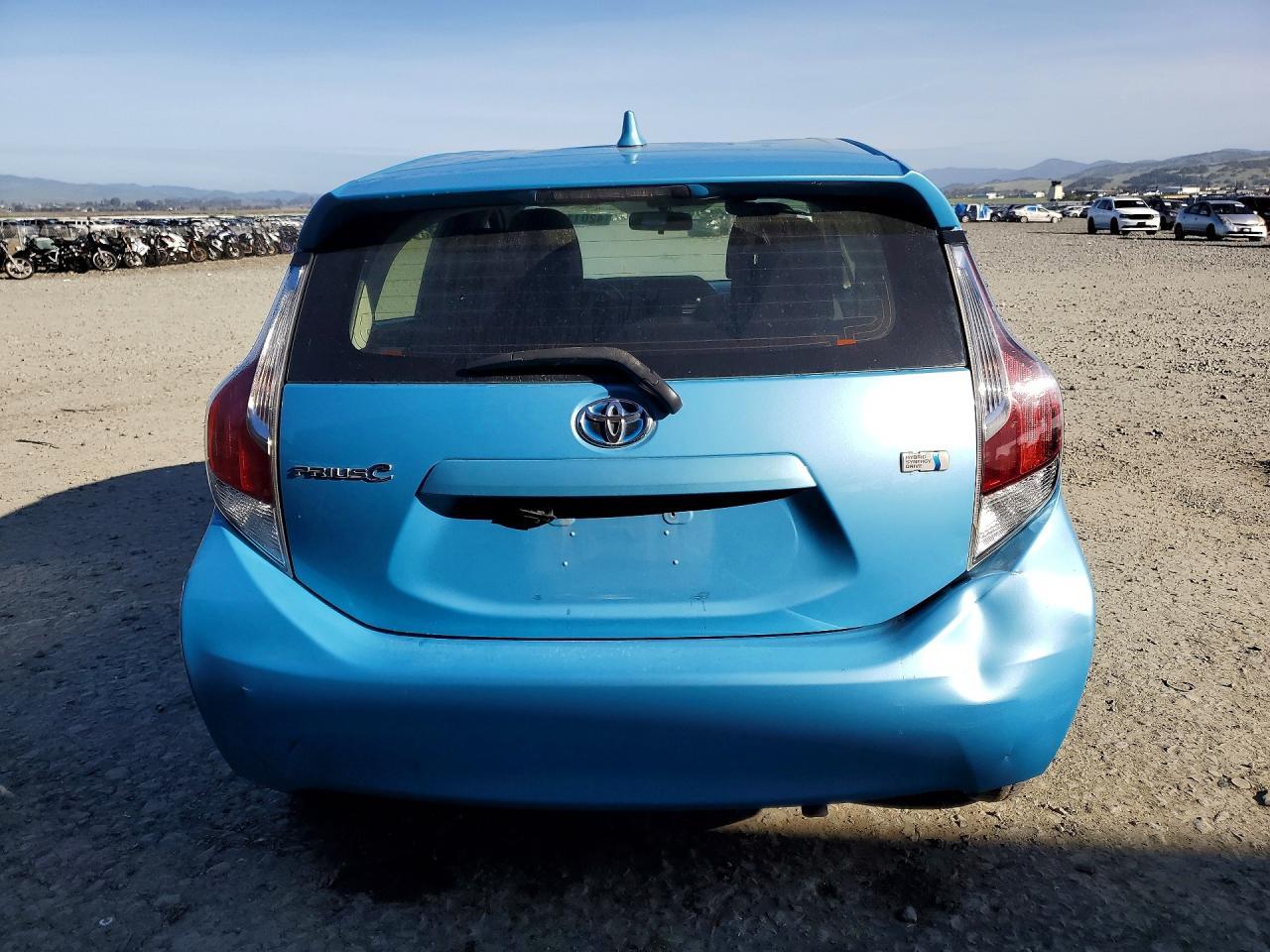 2015 Toyota Prius C Two - Image 6