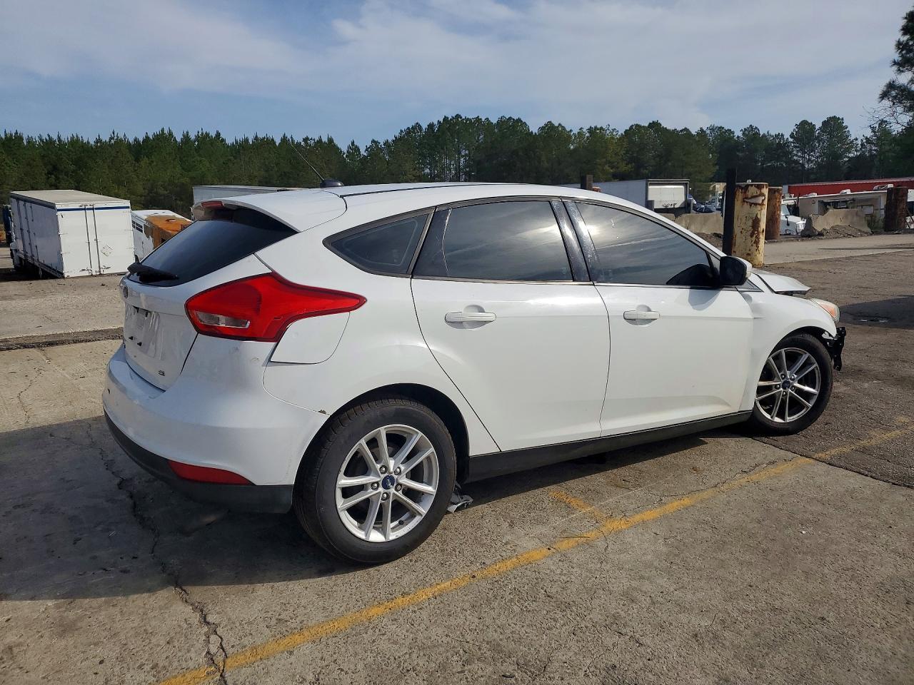 2017 Ford Focus Se - Image 3