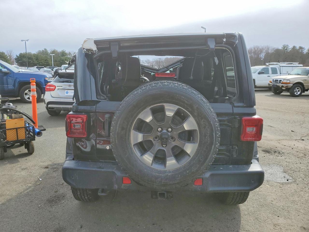 2018 Jeep Wrangler Sahara - Фото 6