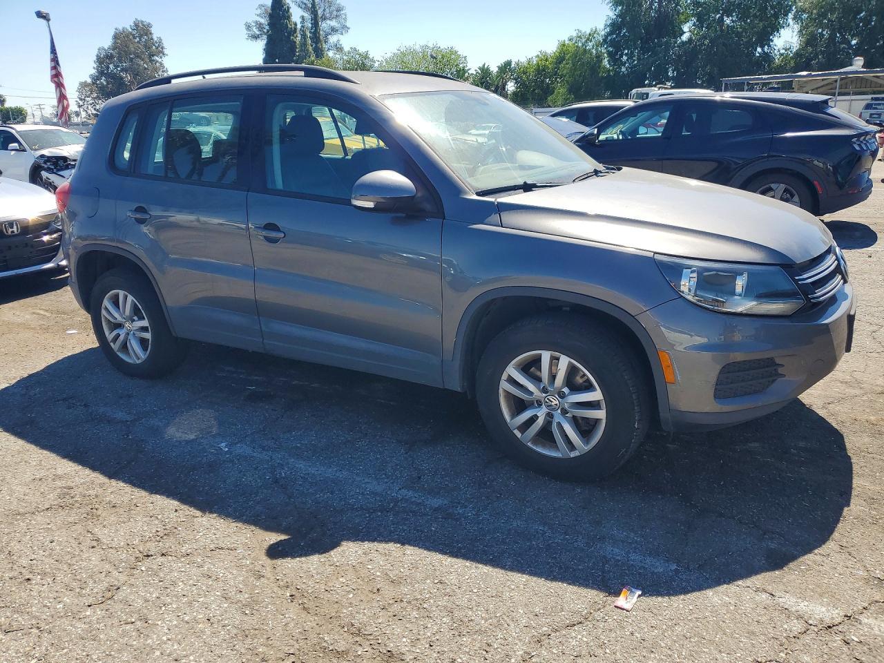 2016 Volkswagen Tiguan S - Фото 4