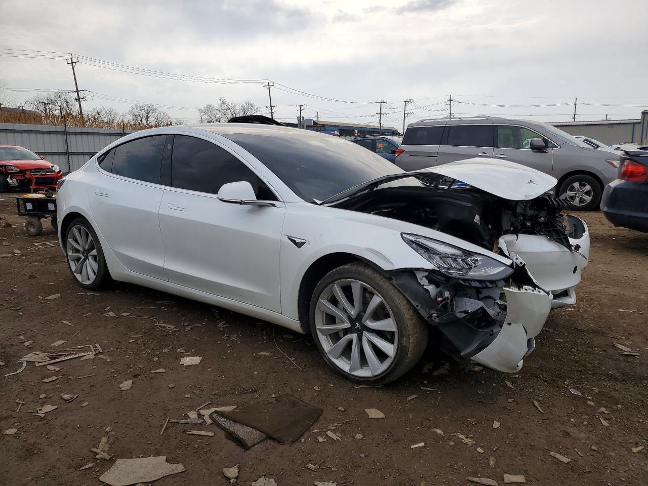 2020 Tesla Model 3 - Фото 4