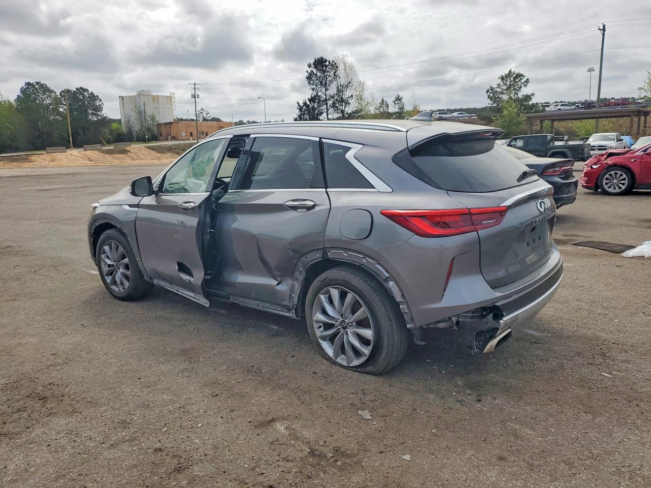 2021 Infiniti Qx50 Essential - Image 2