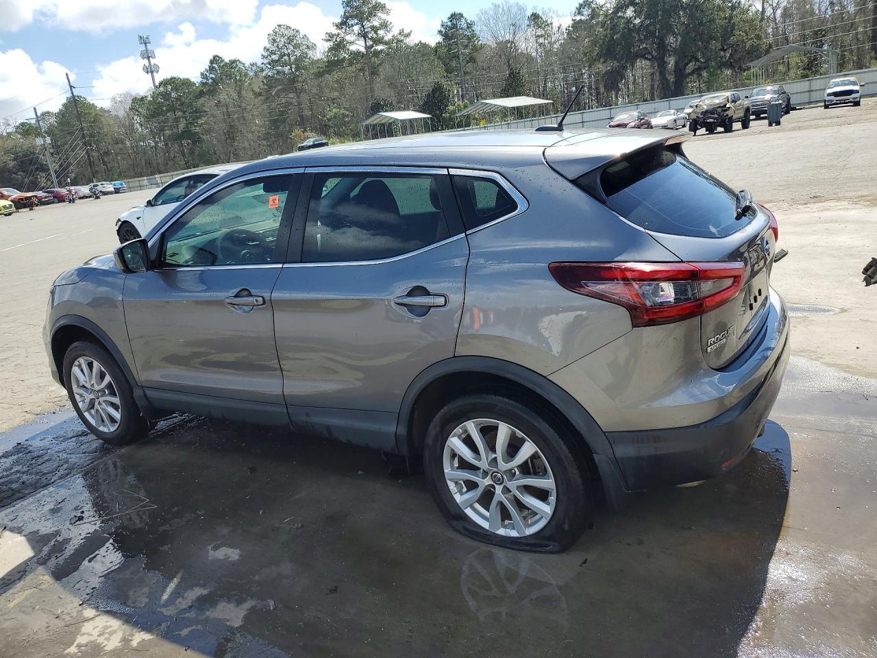 2022 Nissan Rogue Sport S - Фото 2