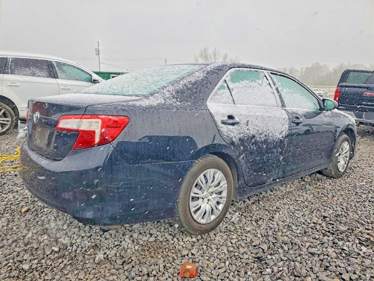 2014 Toyota Camry L - Фото 3