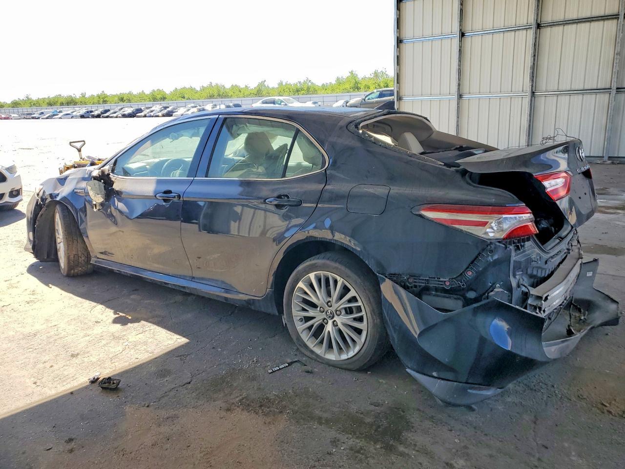 2018 Toyota Camry Hybrid Xle - Фото 2