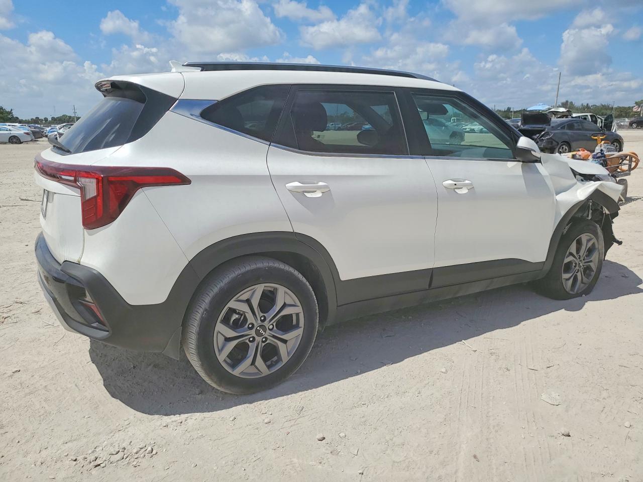 2024 Kia Seltos S - Image 3