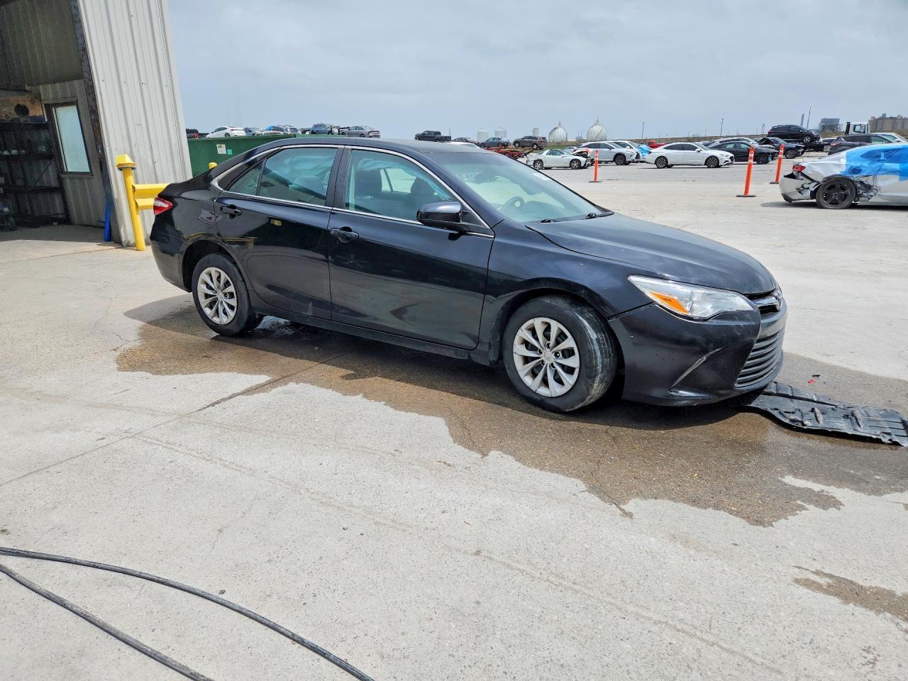 2017 Toyota Camry Le - Фото 4