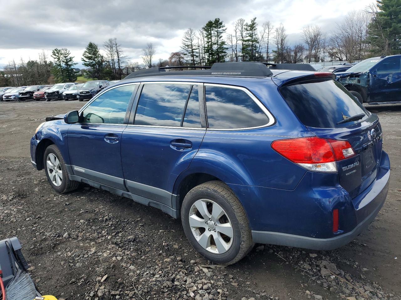 2010 Subaru Outback 2.5I Premium - Image 2