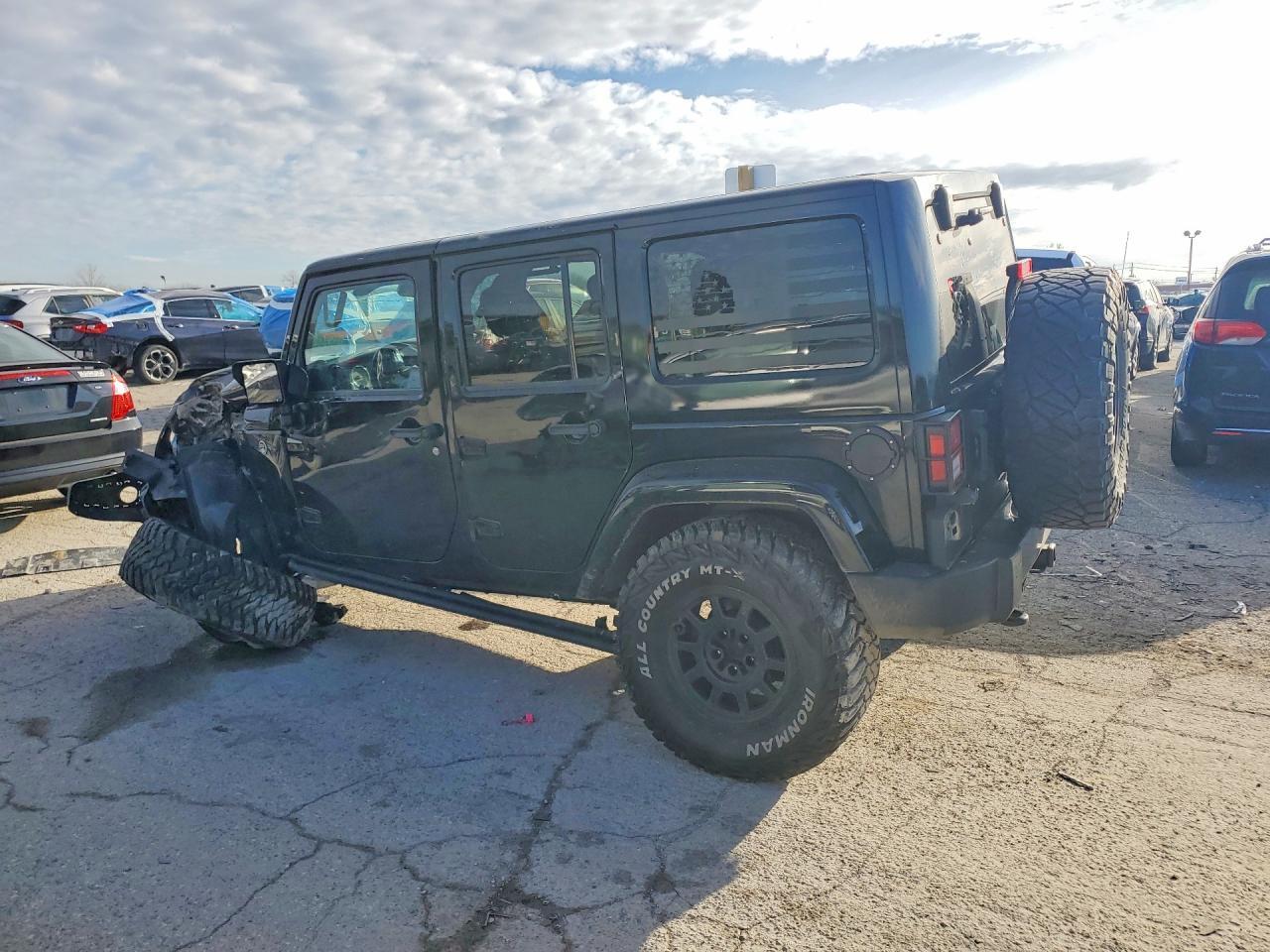 2015 Jeep Wrangler Unlimited Sahara - Фото 2