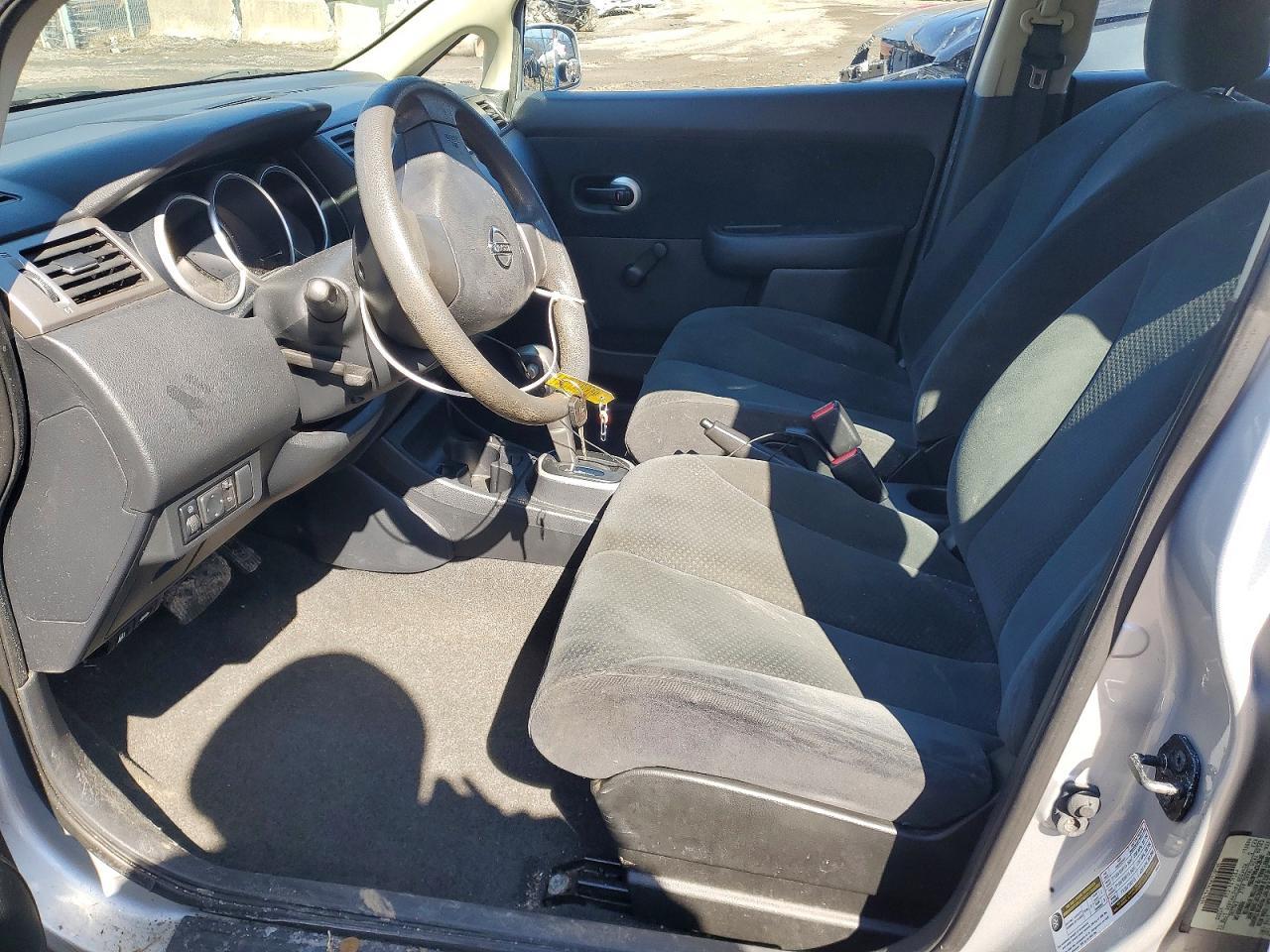 2010 Nissan Versa 1.8 S - Фото 7