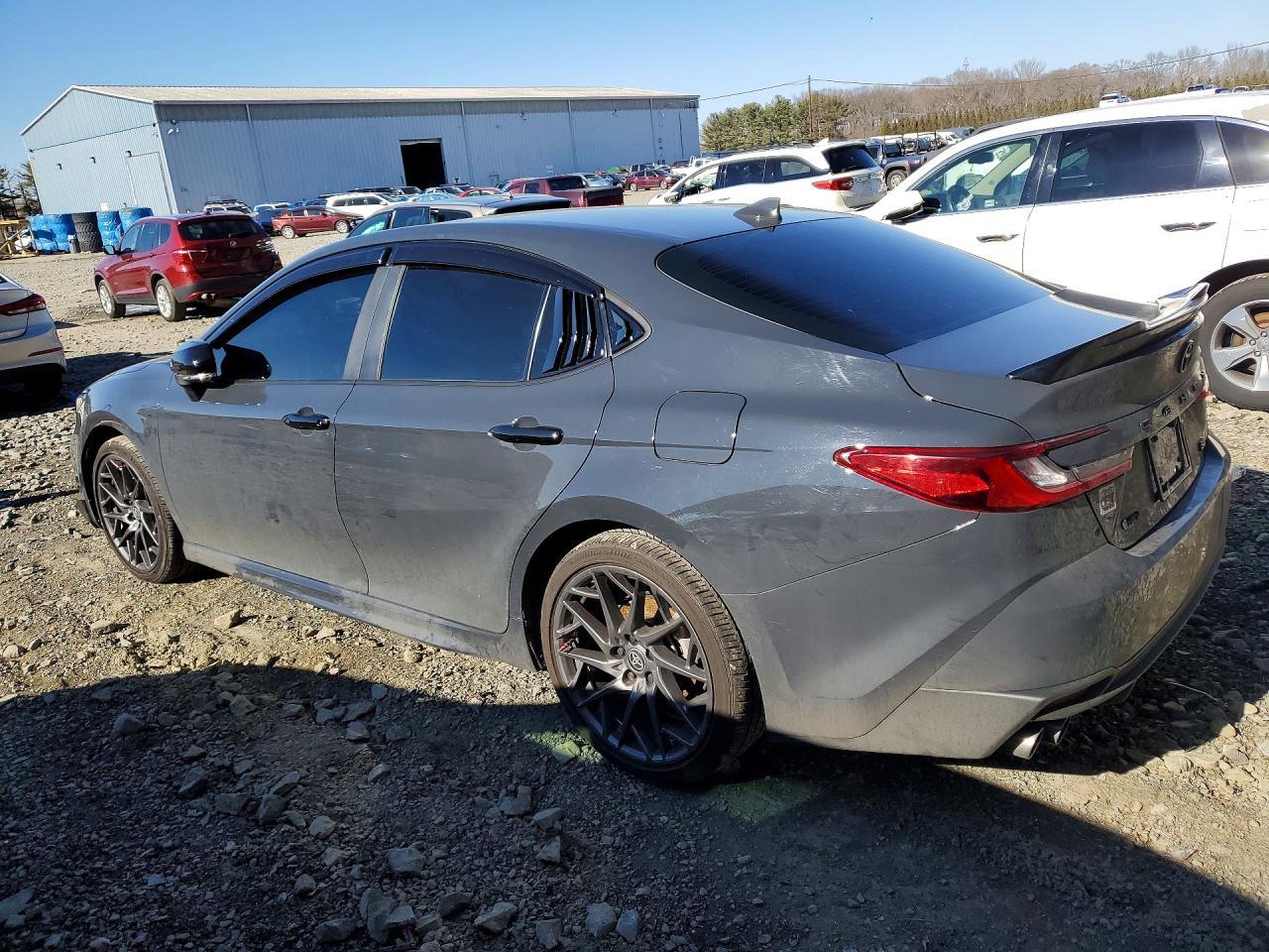 2025 Toyota Camry Se - Фото 2